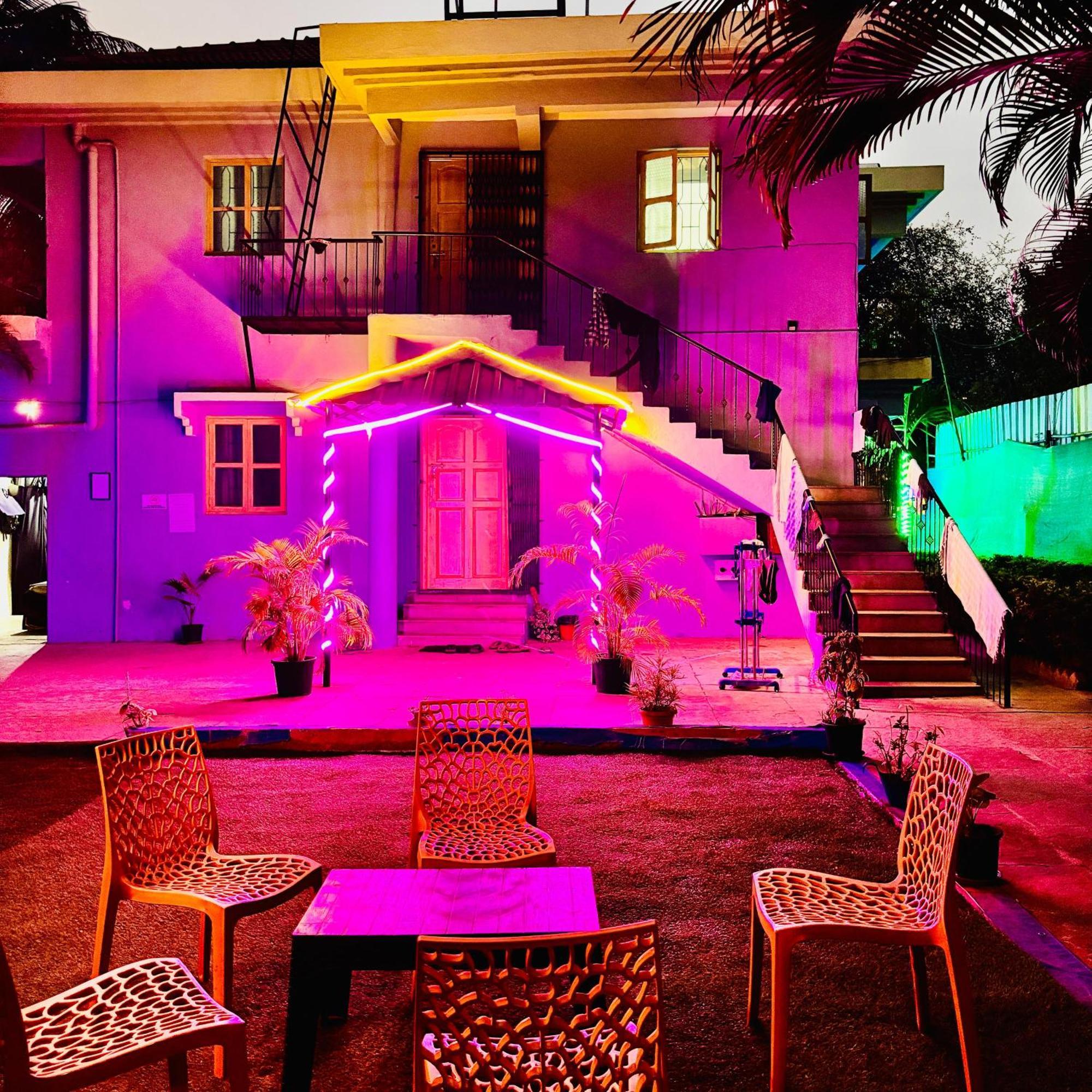 The Grey Pool Villa - 100 Mtr Beach Walking