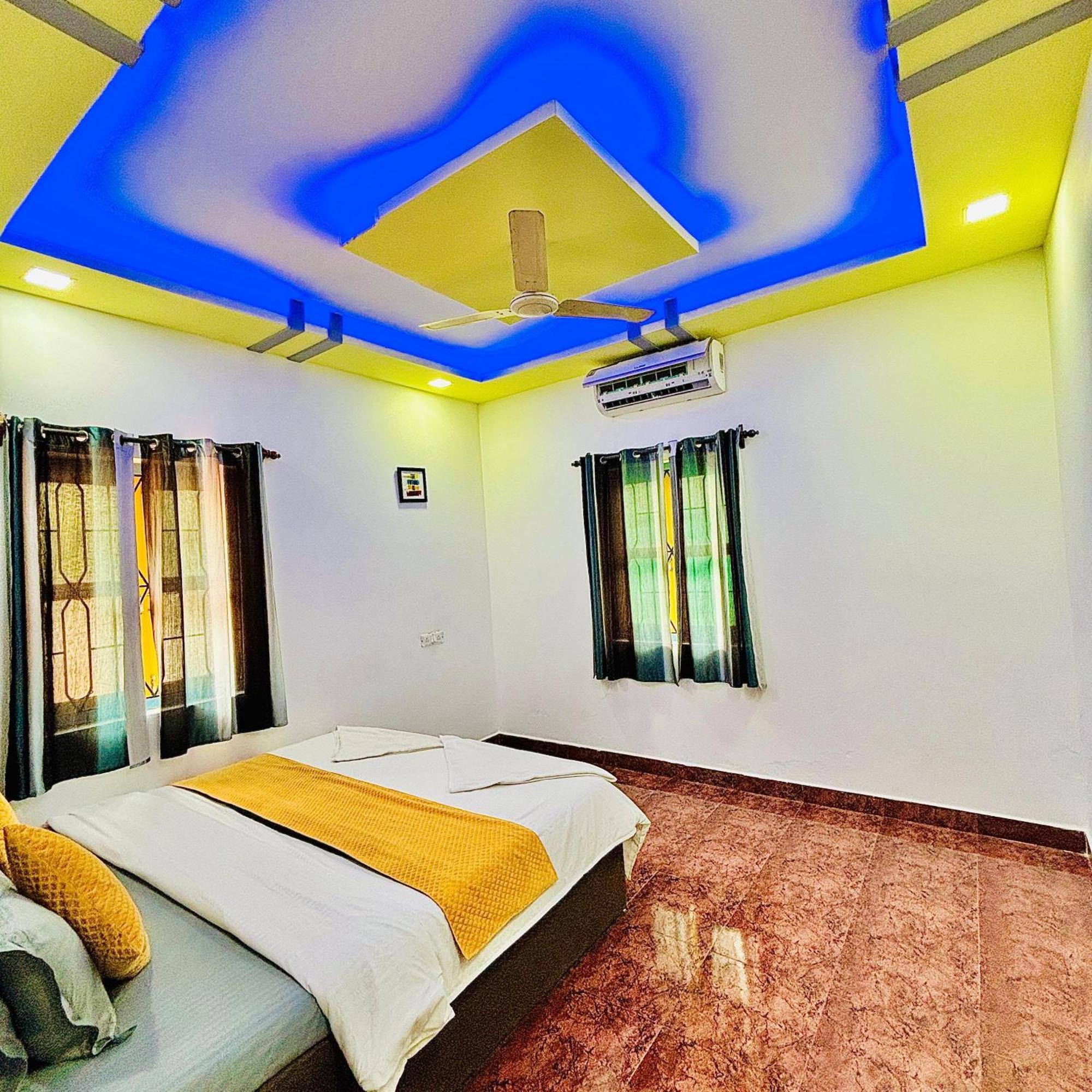 The Grey Pool Villa - 100 Mtr Beach Walking