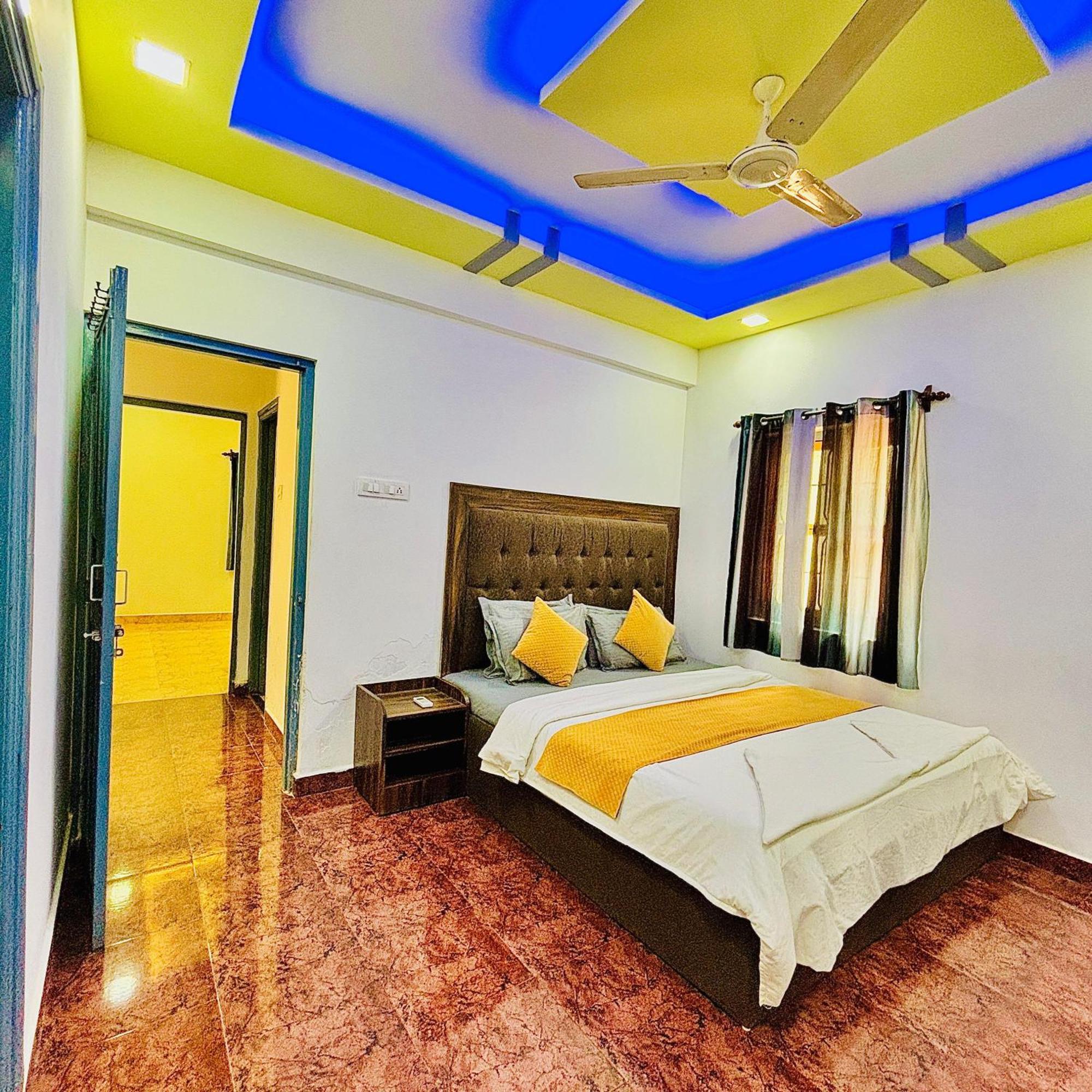 The Grey Pool Villa - 100 Mtr Beach Walking