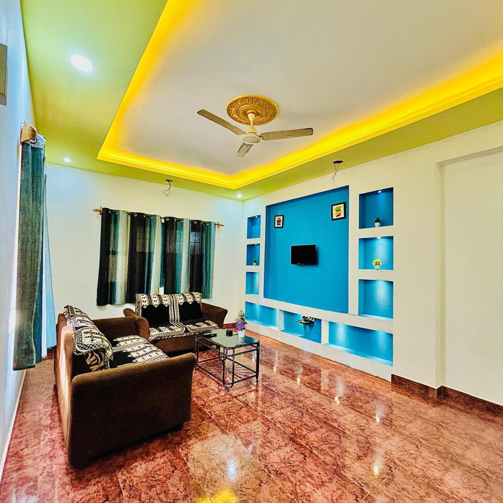 The Grey Pool Villa - 100 Mtr Beach Walking